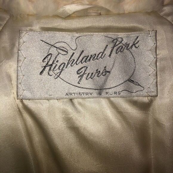 Unique Gorgeous Cream Mongolian Tibetan‎ Lamb Coat - Picture 6 of 8